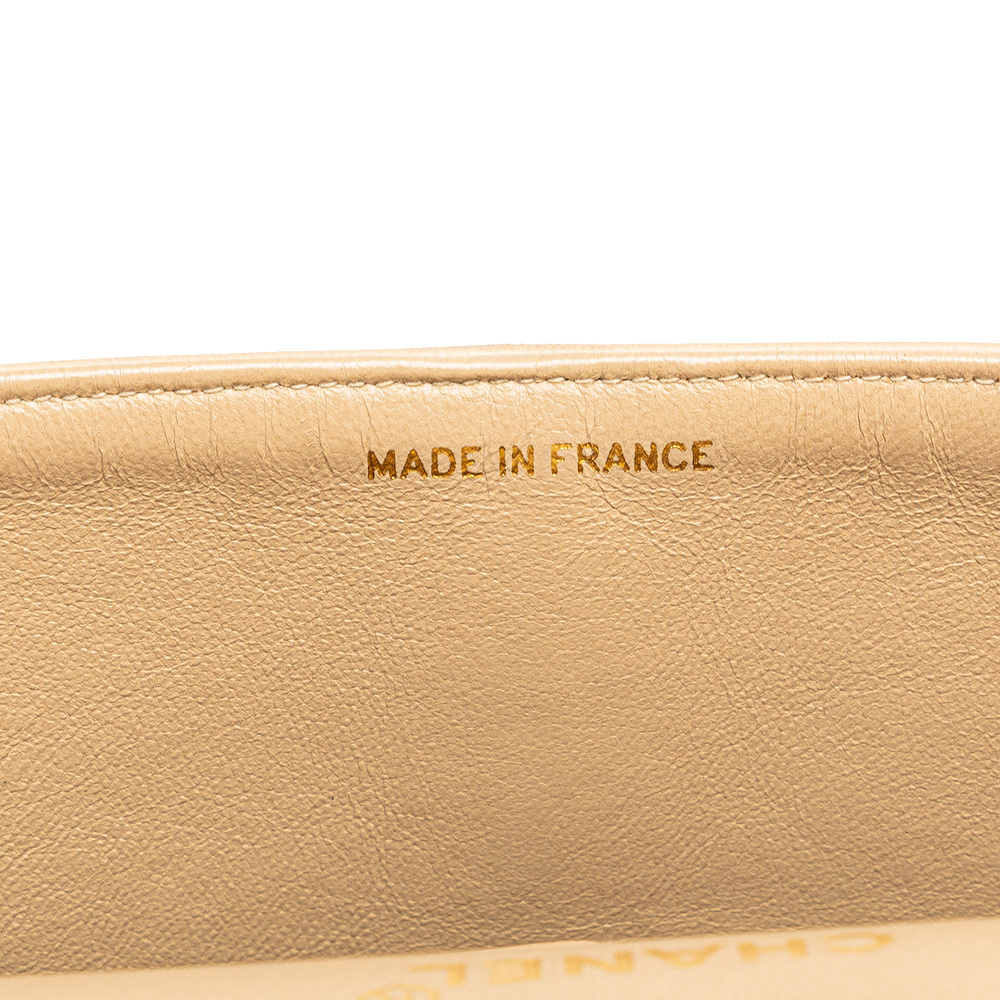 Pre-Loved Chanel Medium Classic Lambskin Double Flap - Picture 6 of 12